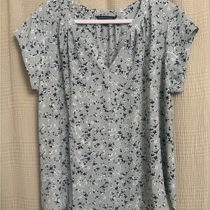 41 Hawthorn Women's Floral Blouse - Blue and White